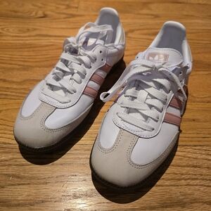 NIB Adidas Samba Sneakers